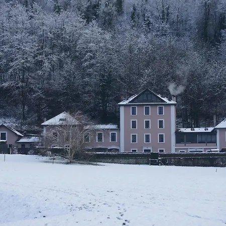 Du Parc Saint-Martin-dʼUriage
